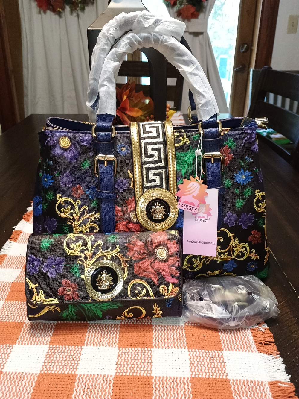 Lady Sky Tote - Picture 2 of 6